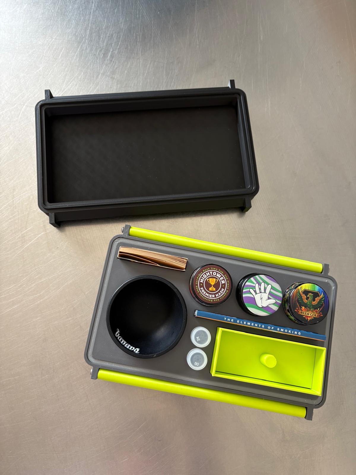 5STAR Box open, showing the fitted tray with bowl, grinders, jar and papers